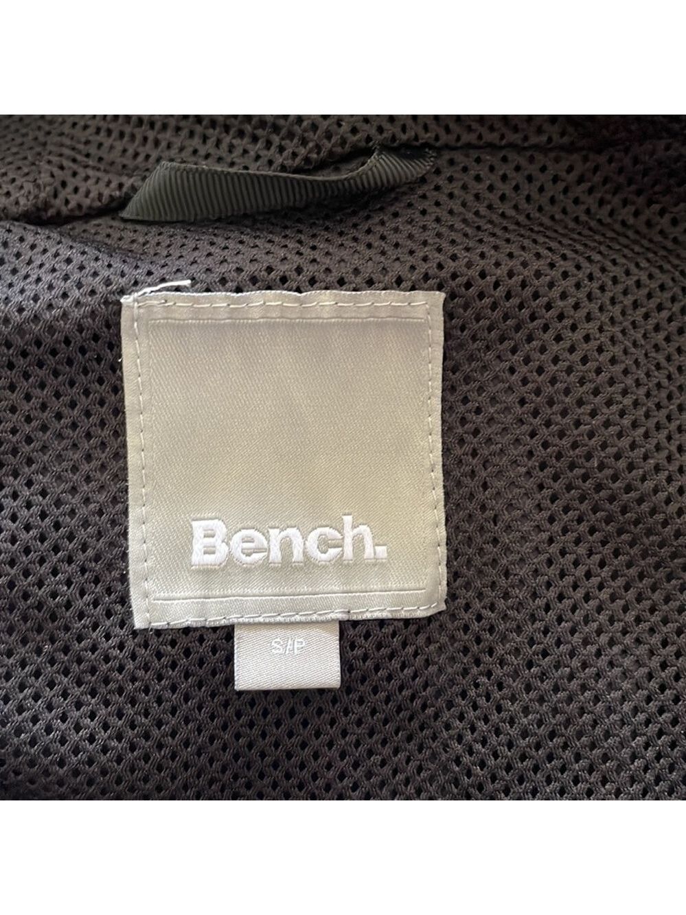 Bench Jacket Size S🥰🥰 BNWOT ❤️‍🔥❤️‍🔥 - Picture 4 of 6
